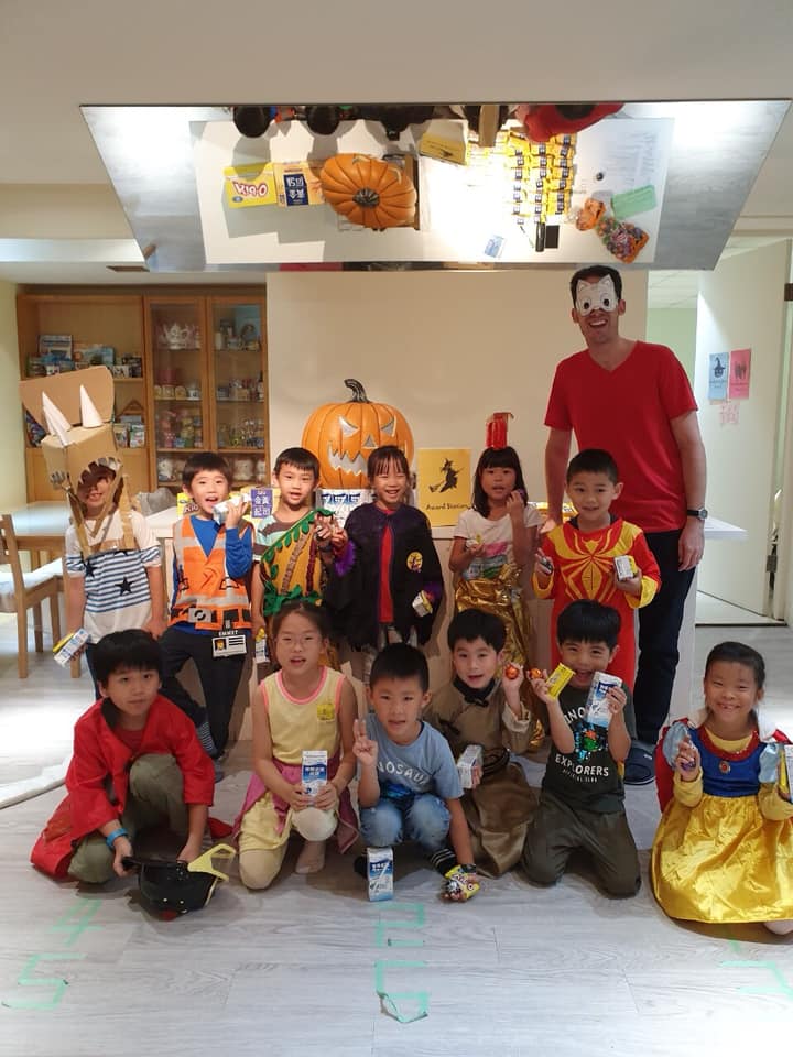 Click to see more image. Teaching English and Living in Taiwan Jobs Available 教學工作, Kidstart International School Native English Teacher Wanted image