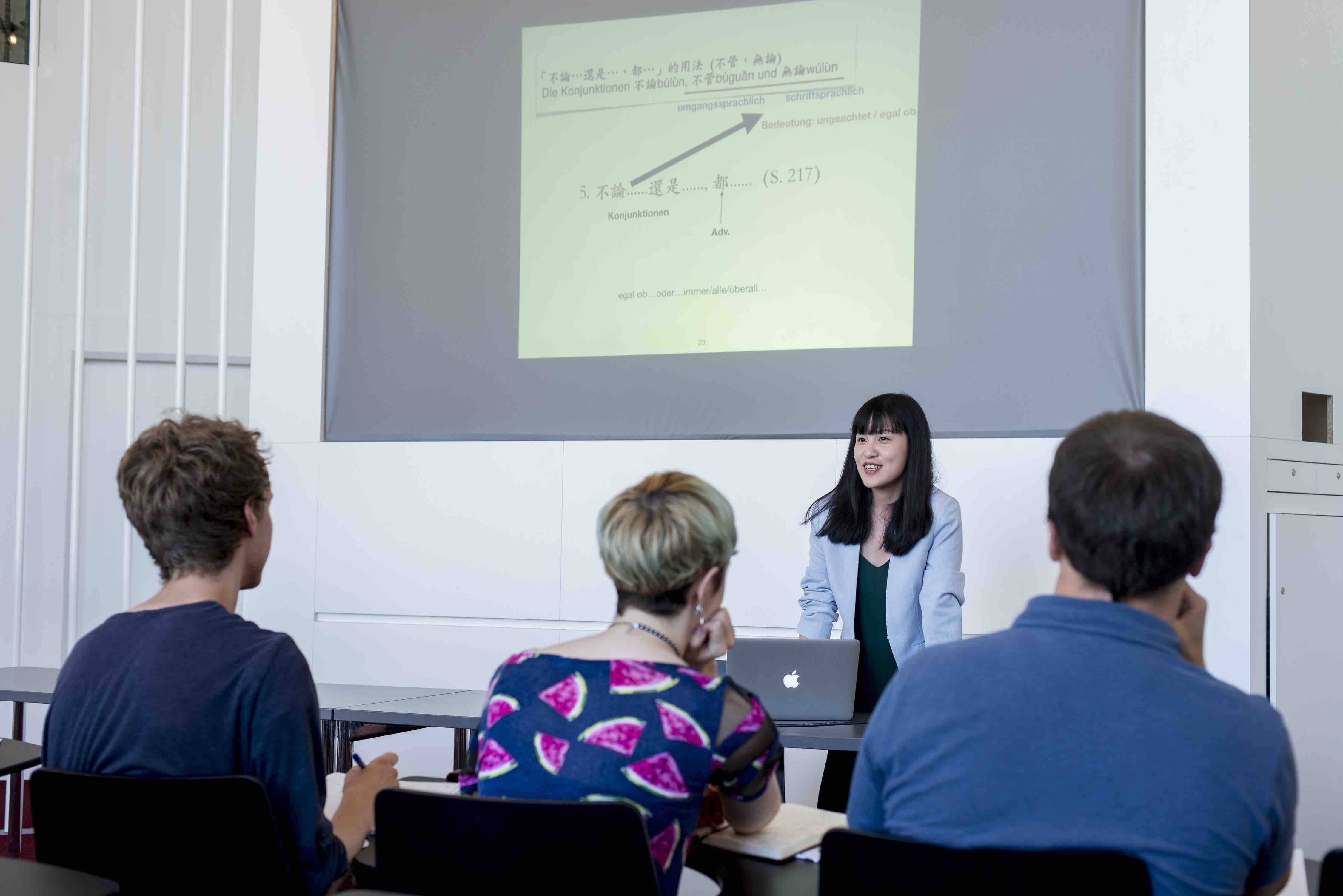 Teaching English and Living in Taiwan, You deserve an authentic, certificated Chinese teacher! A teacher know linguistic and pedagogy. image
