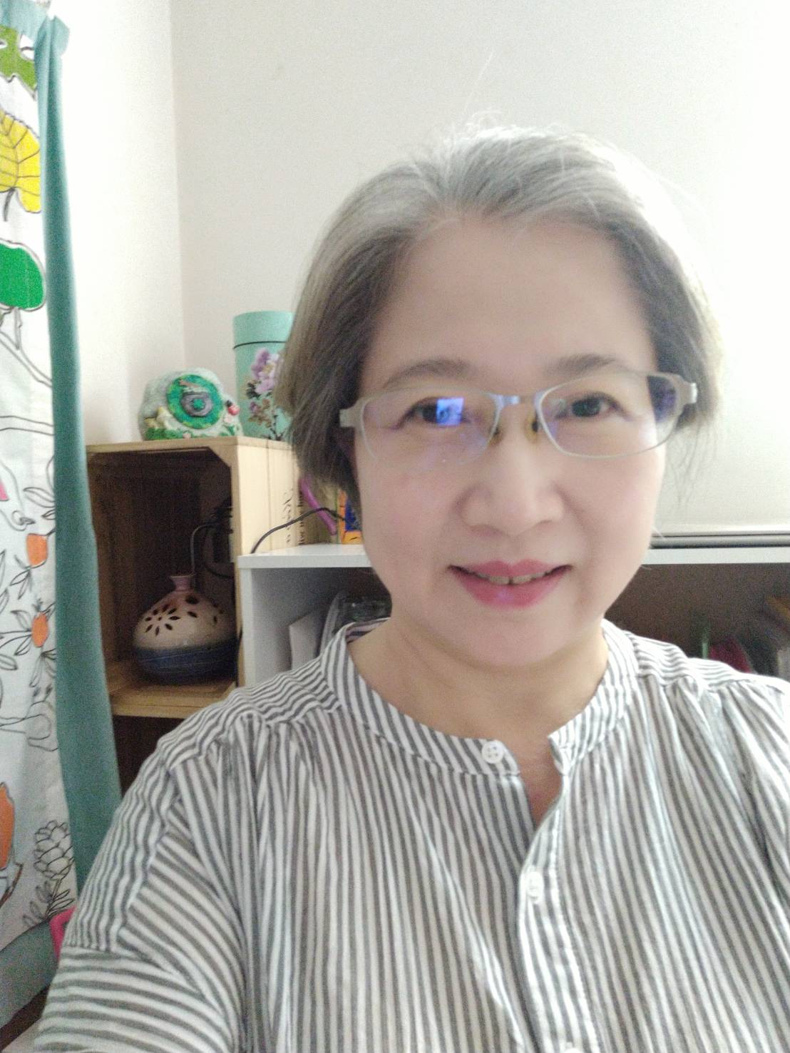 Teaching English and Living in Taiwan, experienced and creative image