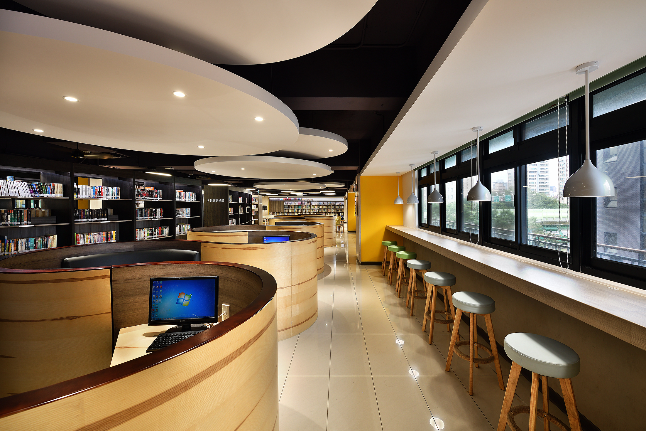 Click to see more image. Teaching English and Living in Taiwan Jobs Available 教學工作, Yanping High School Prestigious Private High School Offering Long-Term Opportunities image