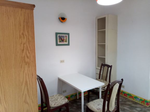 Teaching English and Living in Taiwan Apartments to Share, nice apartment share room for a good tenant image
