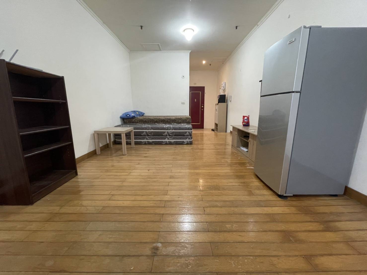 Click to see more image. Teaching English and Living in Taiwan Apartments for One Person, nice studio looking for a good tenant image