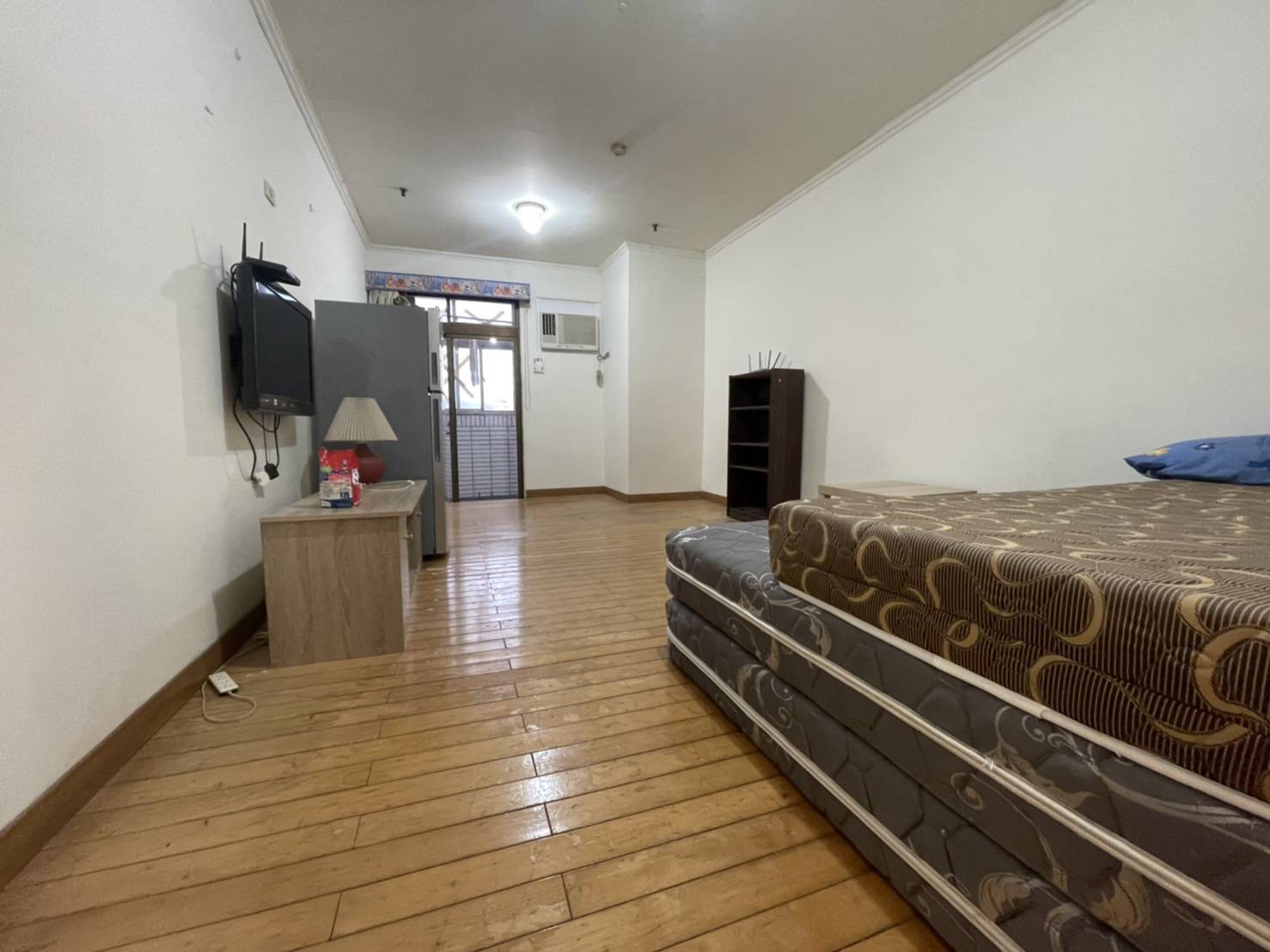 Click to see more image. Teaching English and Living in Taiwan Apartments for One Person, nice studio looking for a good tenant image