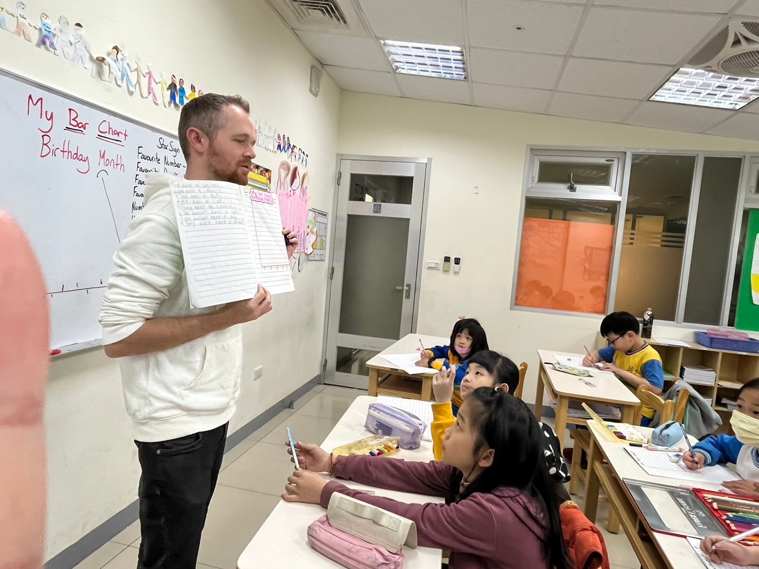 Teaching English and Living in Taiwan, UK, USA, CA, IRL, AU, NZ & SA Accents Welcome! FULL-Time Posts! 1st-time teachers WELCOME! image