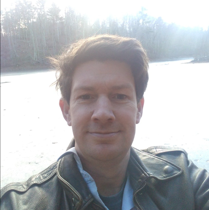 Teaching English and Living in Taiwan, Experienced English Teacher Available image