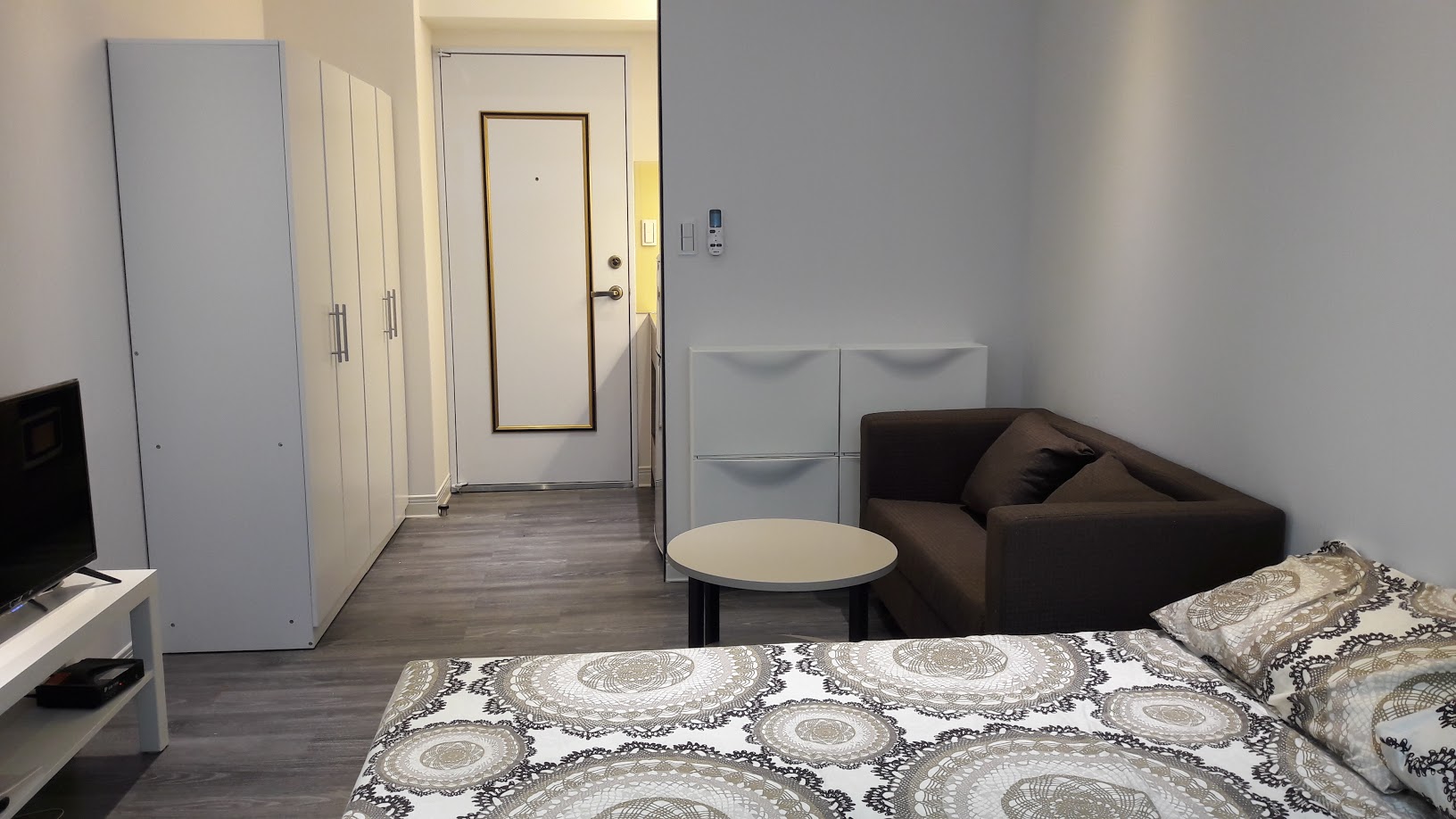 Teaching English and Living in Taiwan Apartments to Share, Elegantly Designed rooms near MRT , NTU, NTUST, NTNU, NCCU, NTUE, TMU  image