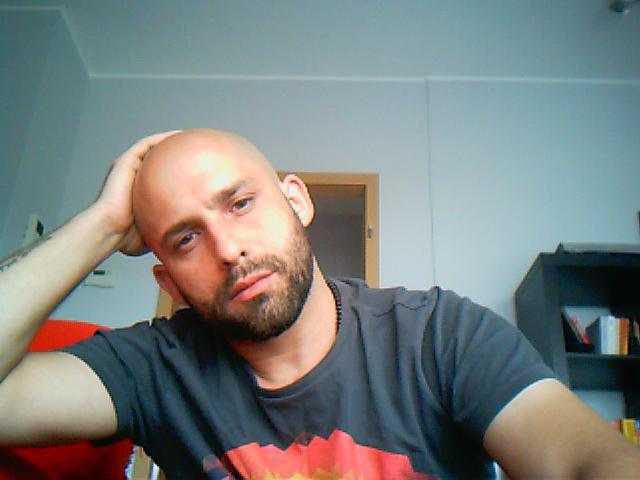 Teaching English and Living in Taiwan, French/German/Portuguese Tutor image