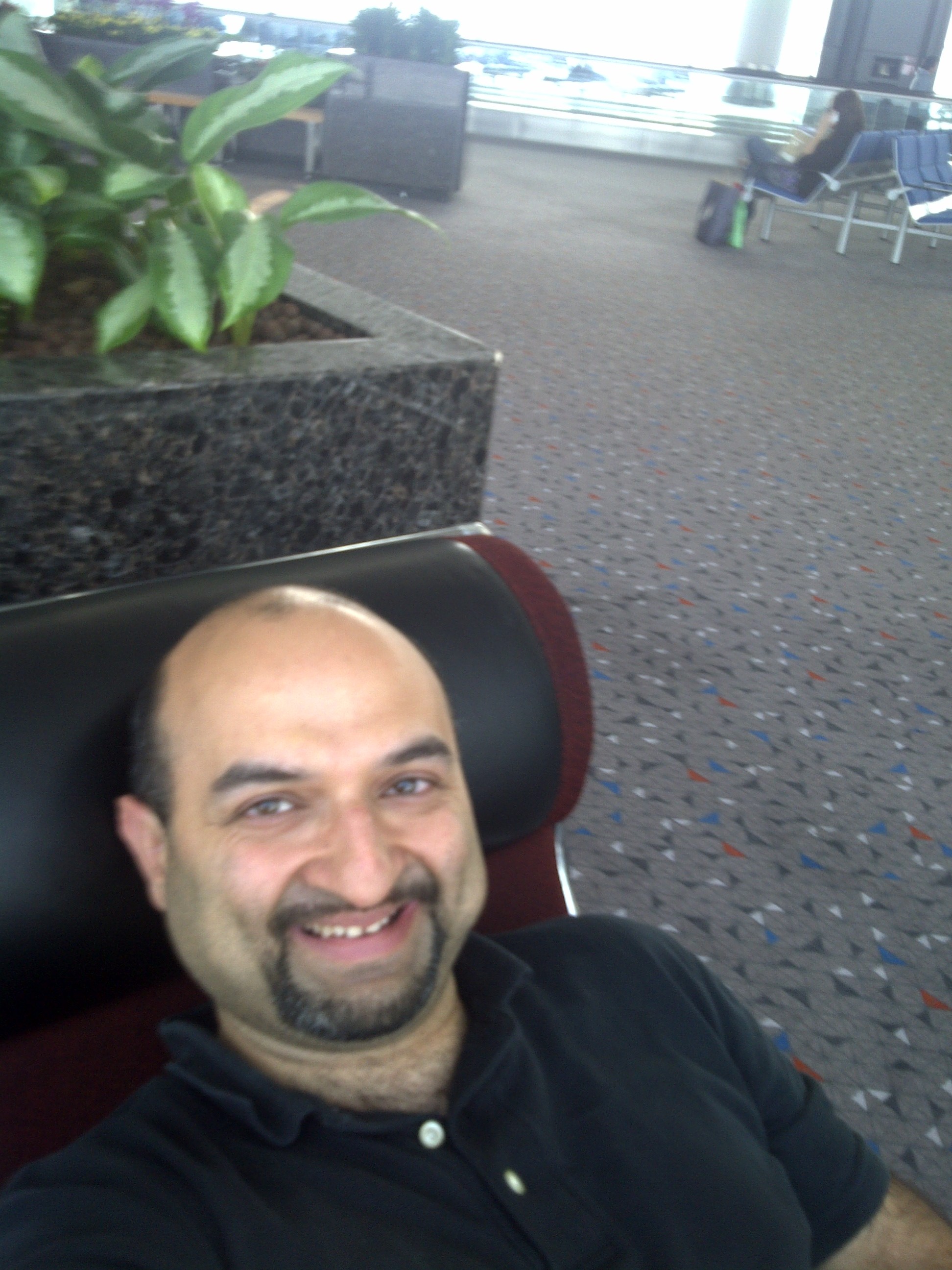 Teaching English and Living in Taiwan, need mandarin friend image