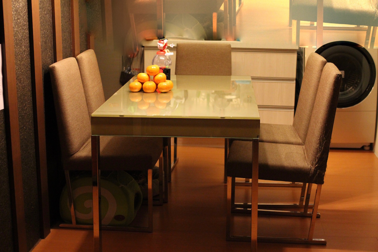 Taiwan General Merchandise Buy, Sell and TradeDining Set (5 chairs)